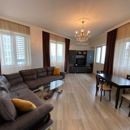 Gorgiladze Black Sea Apartment バトゥーミ エクステリア 写真