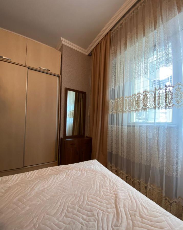 Gorgiladze Black Sea Apartment バトゥーミ エクステリア 写真