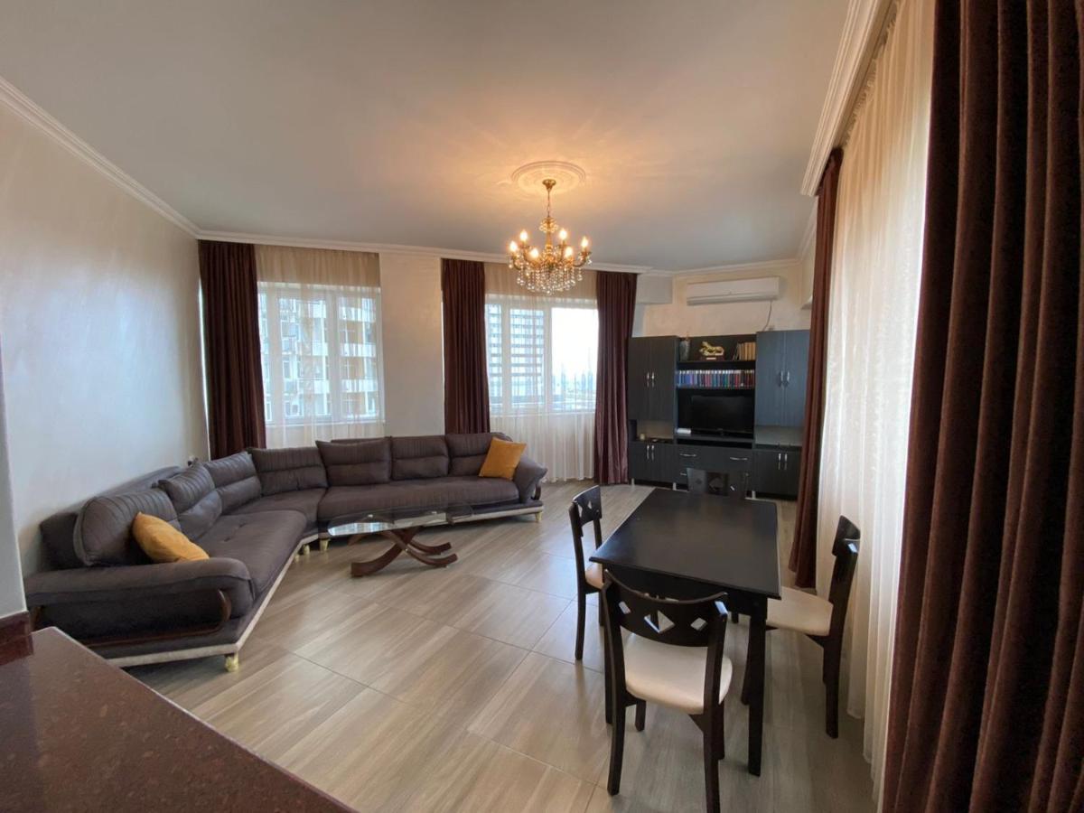 Gorgiladze Black Sea Apartment バトゥーミ エクステリア 写真