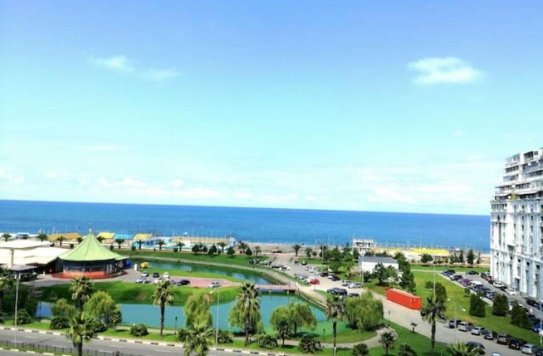 Gorgiladze Black Sea Apartment バトゥーミ エクステリア 写真